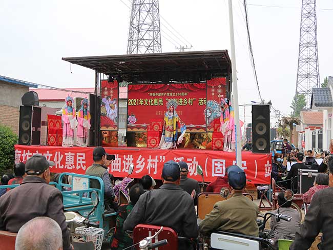 1632715539451396.jpg 5月14日廊坊市龍鳳演藝公司在固安縣大辛莊東村文化惠民演出評劇《打金枝》1.JPG